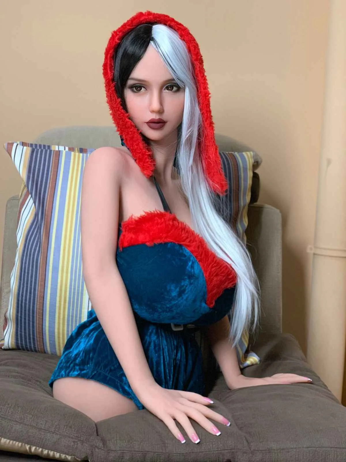 85cm (2ft9') L-Cup Small Love Doll Torso - Head#233 - Cruella view 5