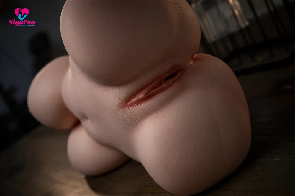 39cm (15.4") Silicone Torso Doll – Sophie view 8